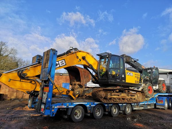 JCB JS-220