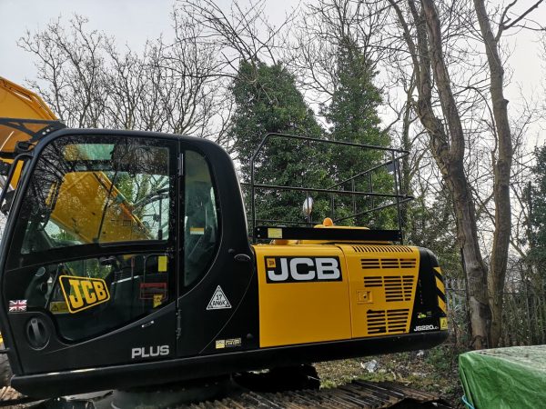 JCB JS-220